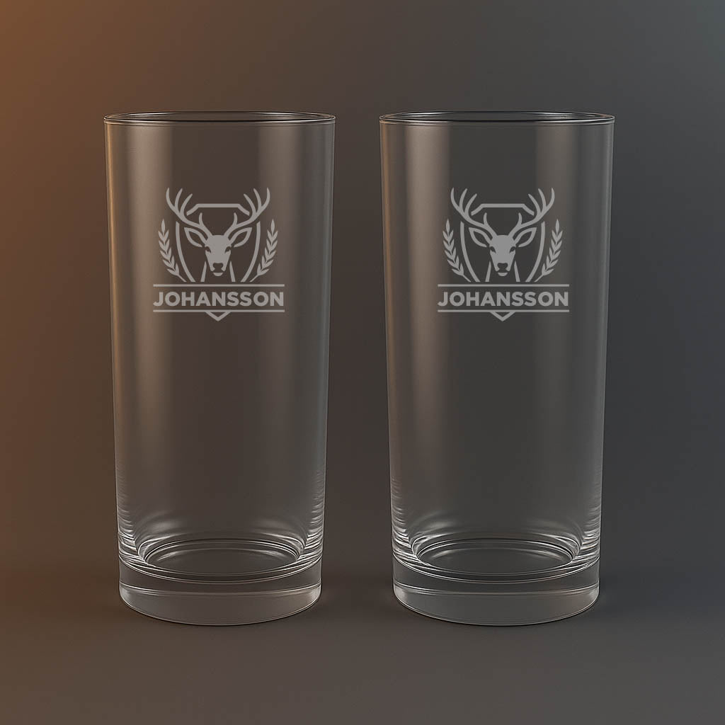 Drinkglas med rådjur motiv och texten Johansson