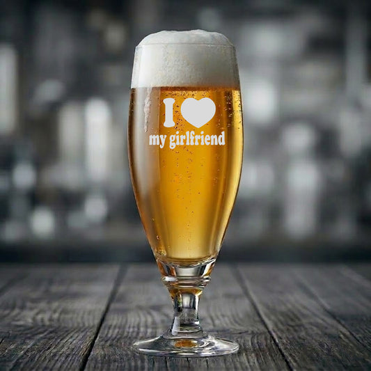 Ölglas med I love my girlfriend motiv