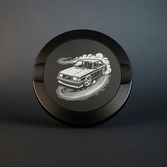 Snusdosa med ett motiv av en Volvo 240