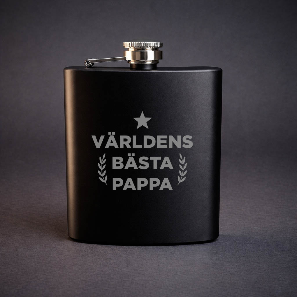 Svart plunta med texten värdens bästa pappa