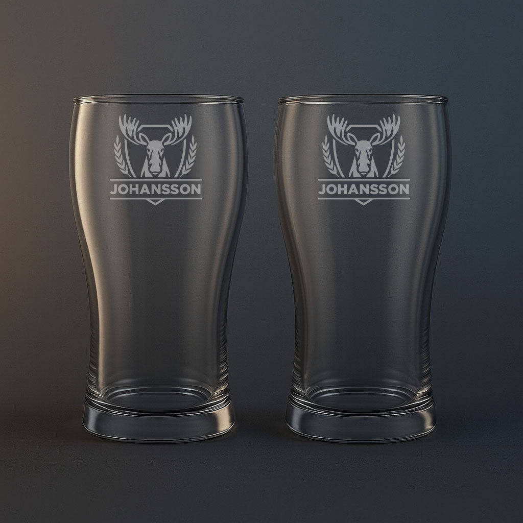 Ölglas med Älg motiv och texten Johansson