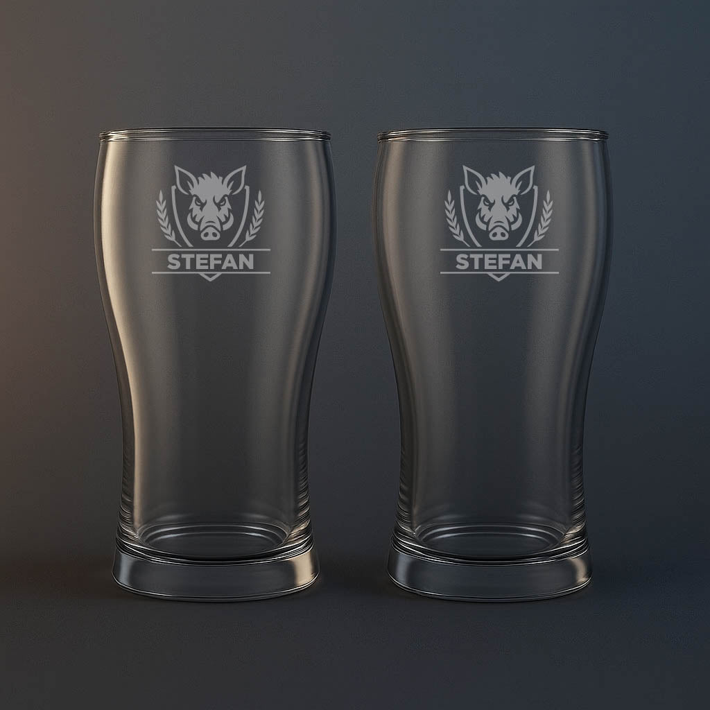 Ölglas med vildsvin motiv och texten Stefan